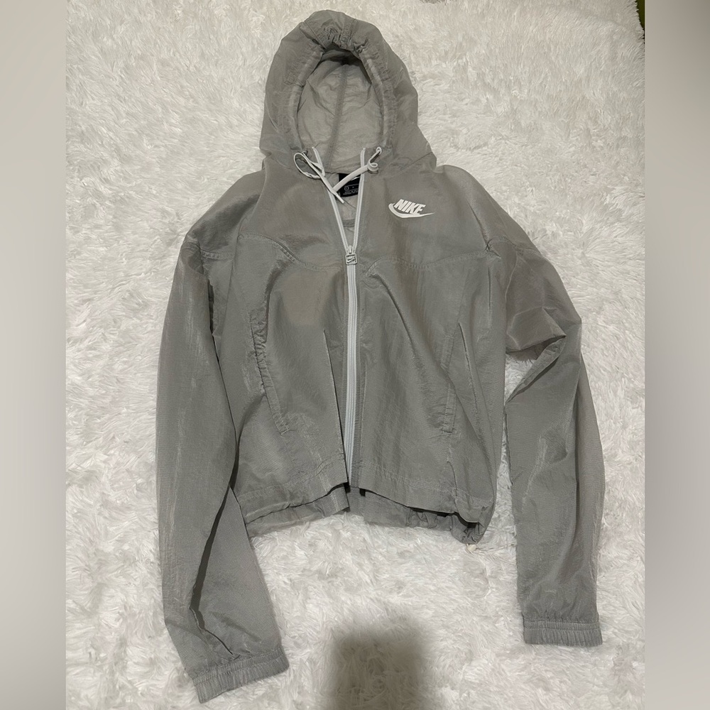 Nike windbreaker rain jacket never worn! In perfect condition